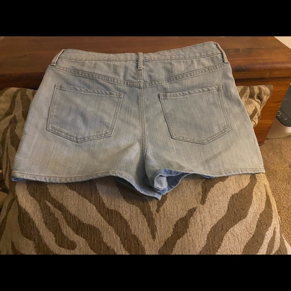 Old Navy Denim Shorts - Picture 4 of 4